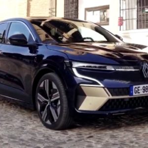 2022 Renault Megane E Tech Electric Iconic in Midnight Blue