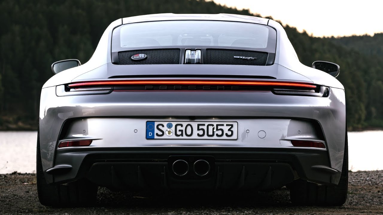 Porsche 911 S/T and 718 Spyder RS in GT Silver Metallic